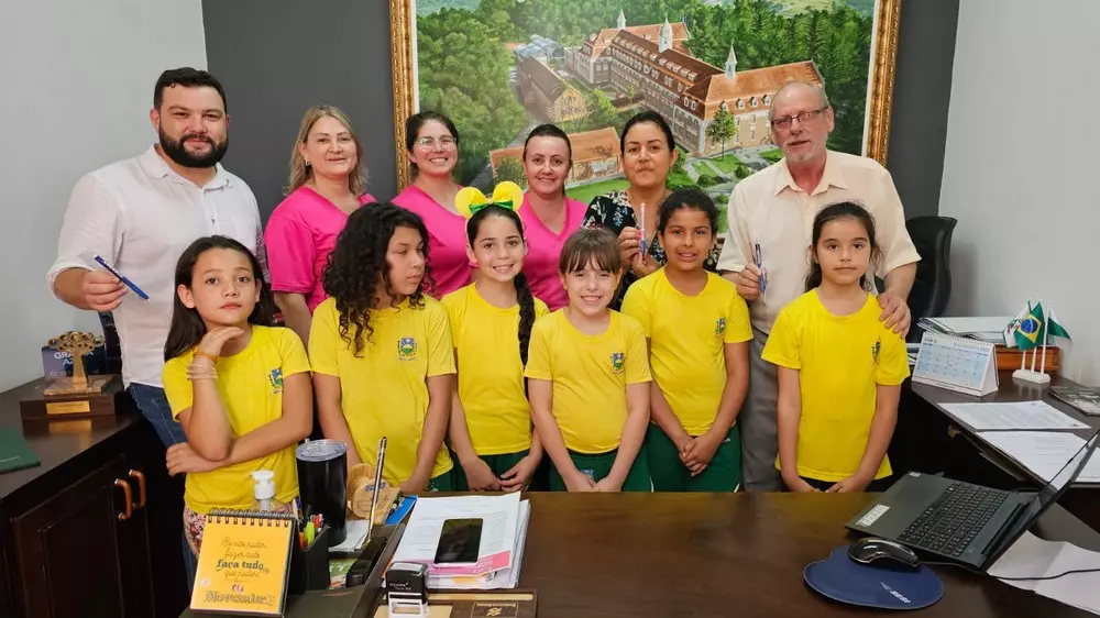 Alunos de Campo do Tenente realizam viagem especial a Rio Negro